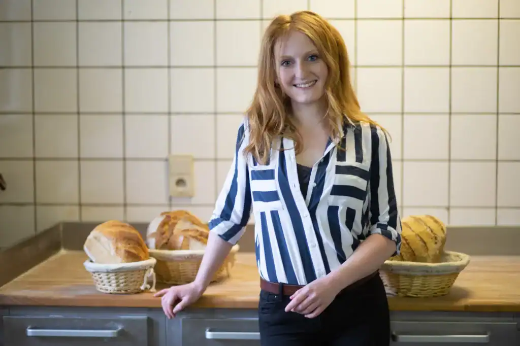 Noéline, étudiante vendeuse